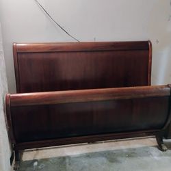 Large Antique Mahogany Queen Size Bed