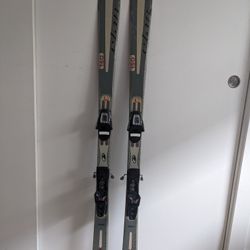 Elan Skis with Salomon bindings - 146 cm - Great For Beginners!