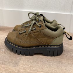 Dr. Martens Woodard Lo Zip shoes