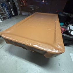 POOL TABLE FOR SALE (8 FOOTER)
