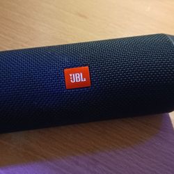JBL Flip 4