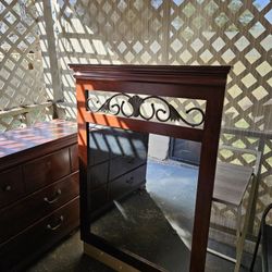 Dresser Like New $100 Firm