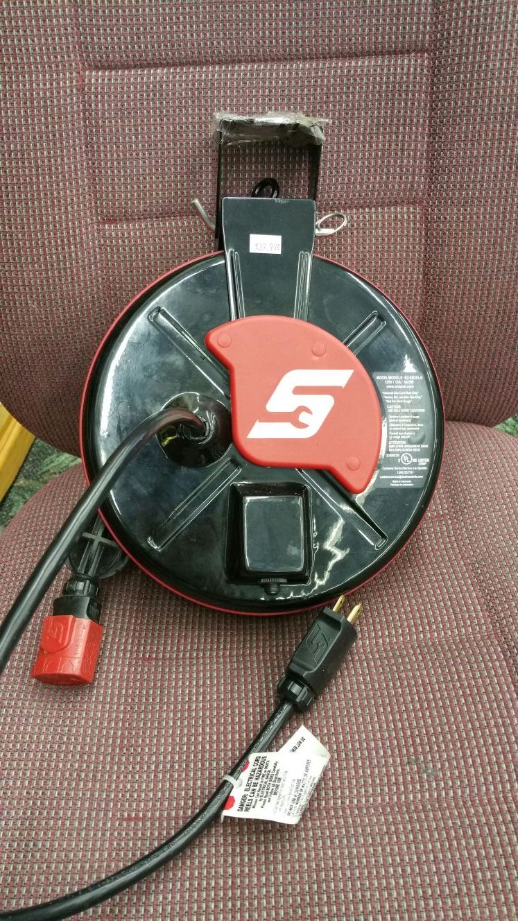 Snap on retractable extension cord for Sale in McChord Air Force Base
