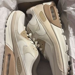 Brand new Air Max 90