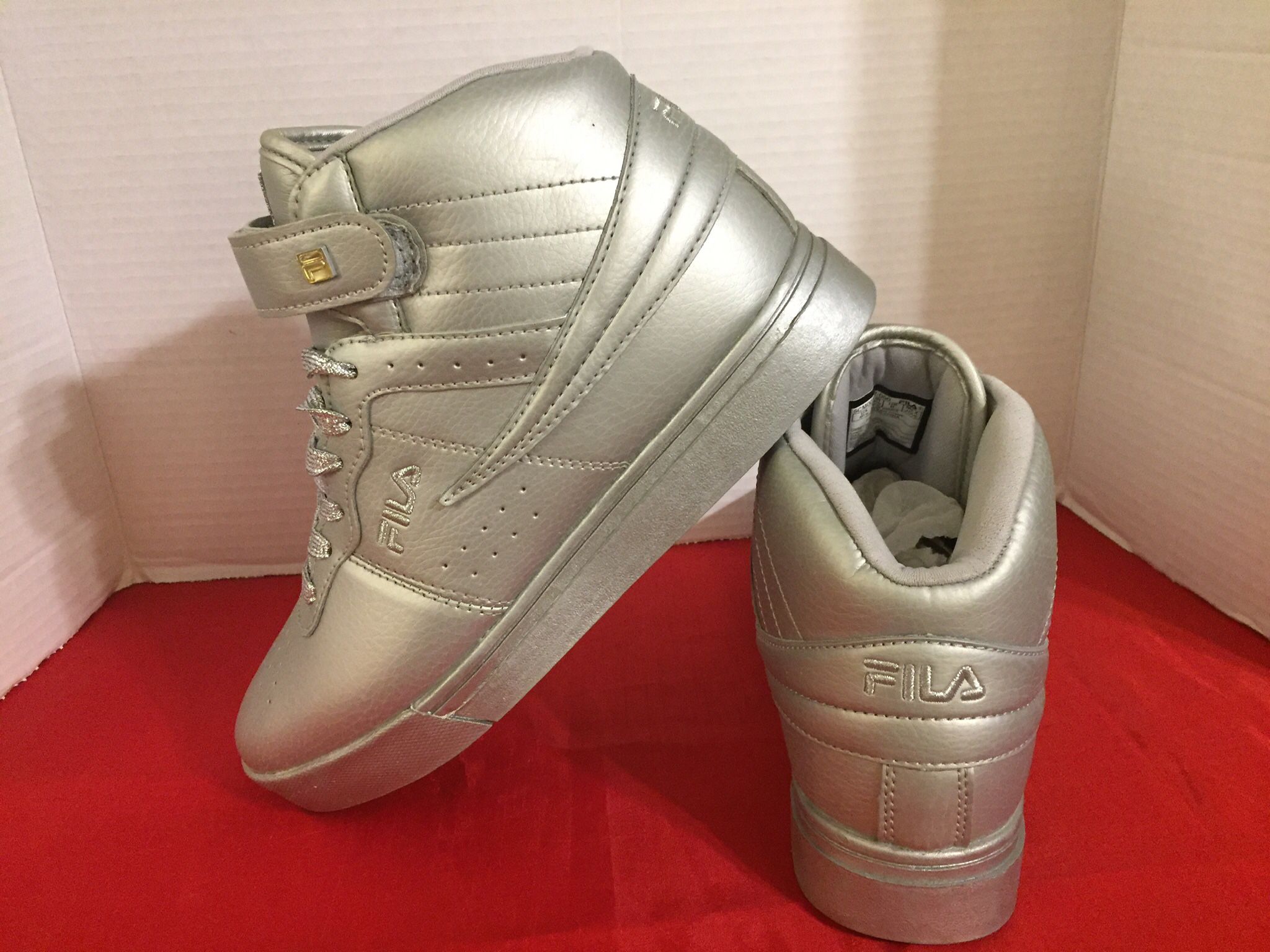 NEW SIZE 8 1/2 FILA VULC 13 METALLIC SILVER TOP for Sale in Brooklyn, NY - OfferUp
