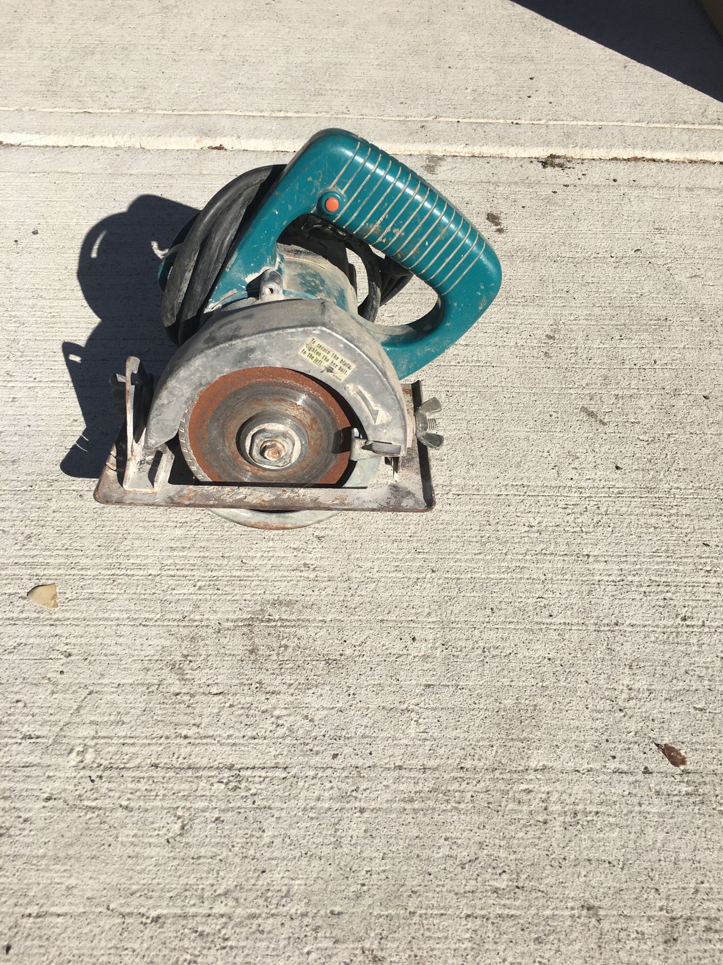 Makita tile cutter