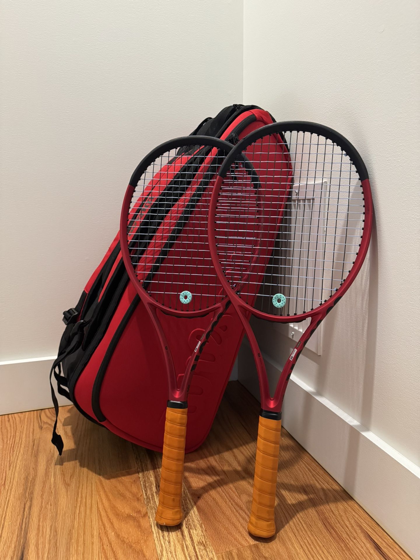 Wilson Clash 98 V2 Racquets & Bag Bundle