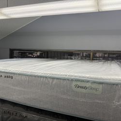 QUEEN SIZE SIMMONS BEAUTYSLEEP (MEDIUM) HYBRID MATTRESS & BOX SPRING BED SET