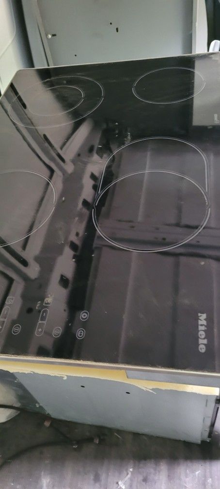 MIELE 30" Induction Cooktop
