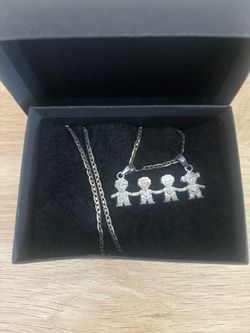 Silver 4 children necklace