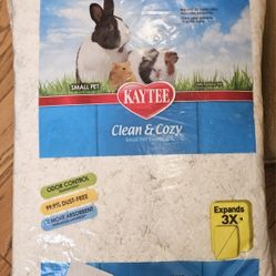 Kaytee Clean & Cozy White Paper Bedding