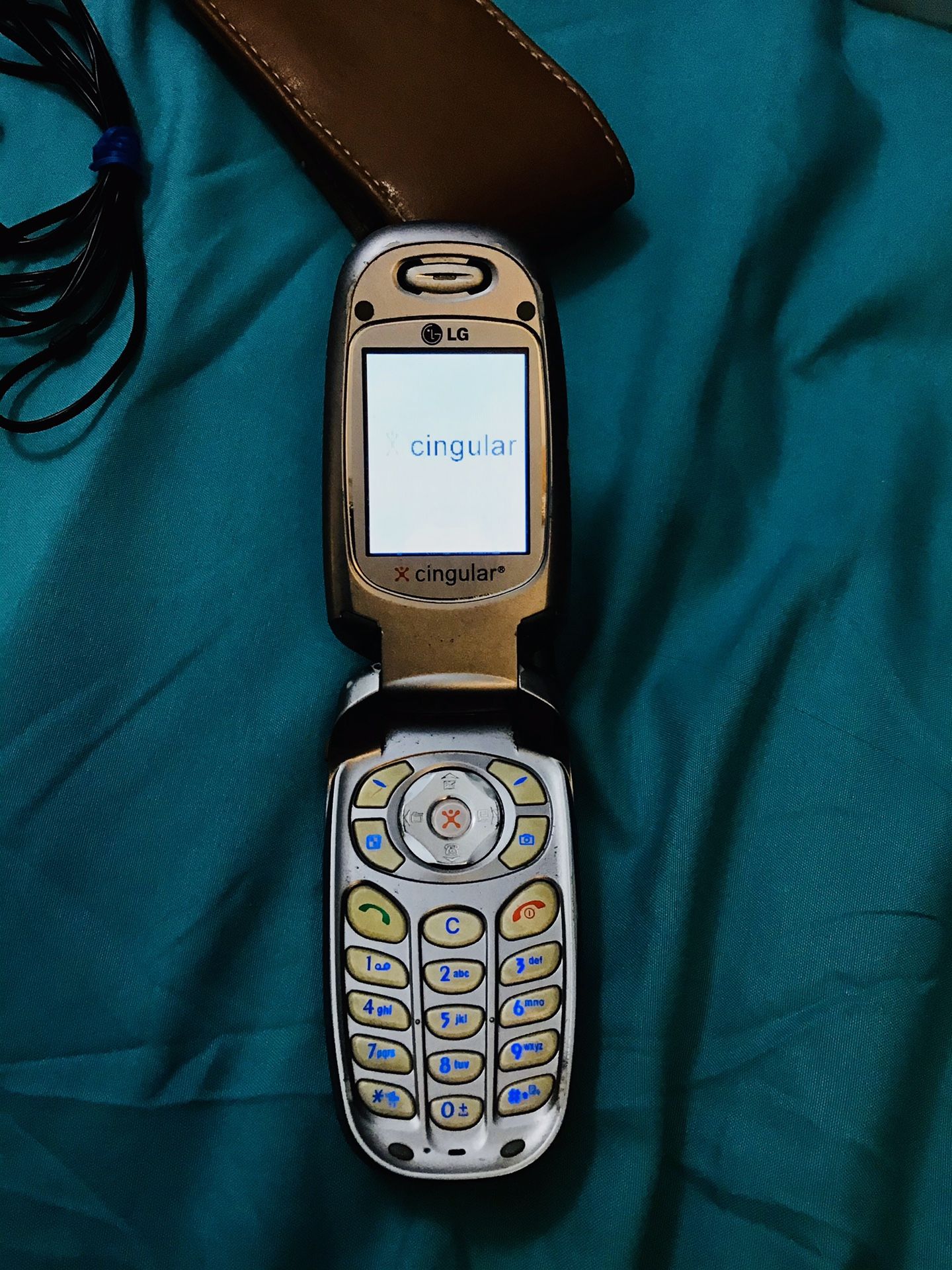 LG C2000 Cell Phone Pack