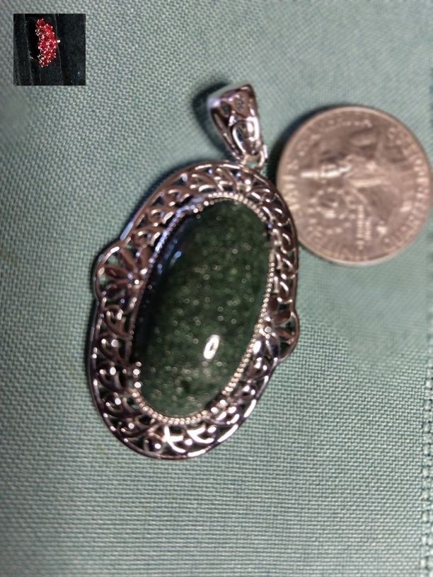 *UNIQUE *CINCH-TIGHT BALE* GORGEOUS GREEN *BLOODSTONE* https://offerup.com/redirect/?o=U0lMVi5FUg==, SECURE UNDERCARRIAGE. MEASUREMENTS AND DETAILS BE