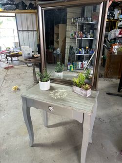 SUPER BEQUTIFUL ENTRY TABLE AOLID WOOD WITH MIRROR