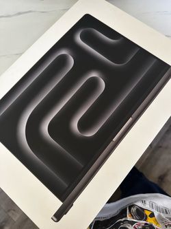 MacBook Pro 16 inch M5 Max (2026)