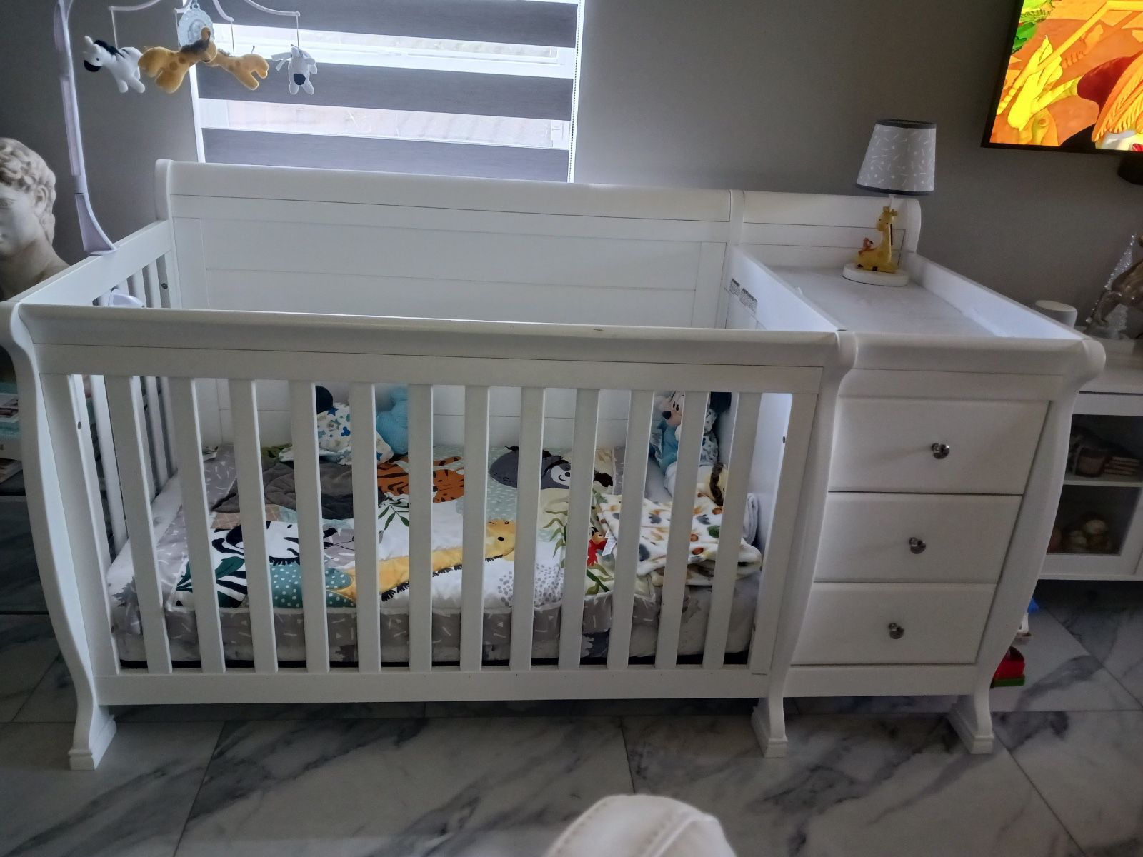 Crib With Changing Table And Drawers 