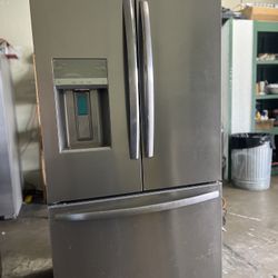 New Open Box Frigidaire Gallery Counter Depth French Style Refrigerator 