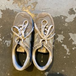 Mens Beige New Balance Shoes Size 8 