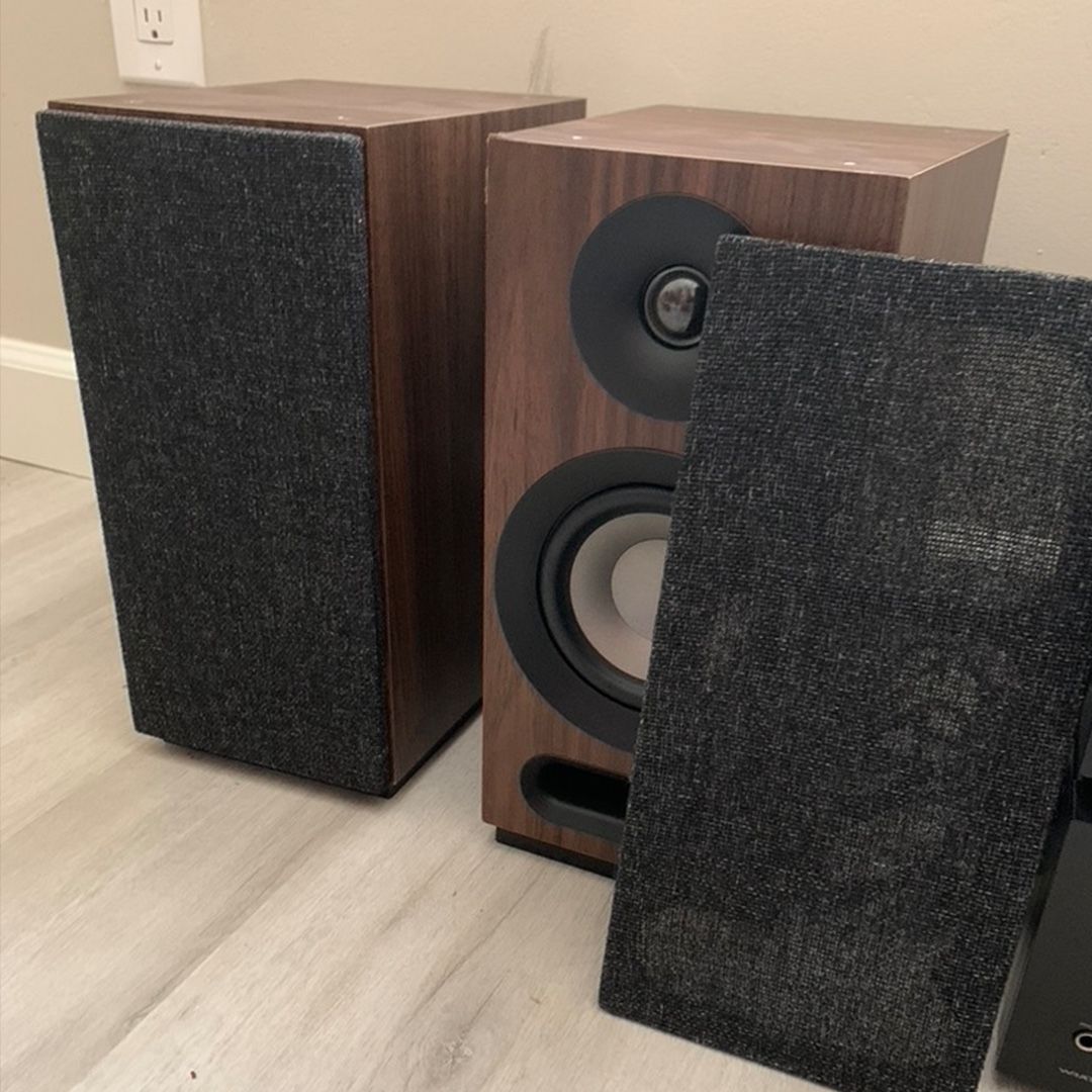 Pair of Jamo S 803 Bookshelf Speakers Walnut Finish Magnetic Grilles