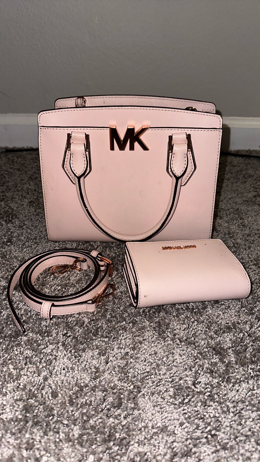 Michael Kors Woman’s Bag & Wallet