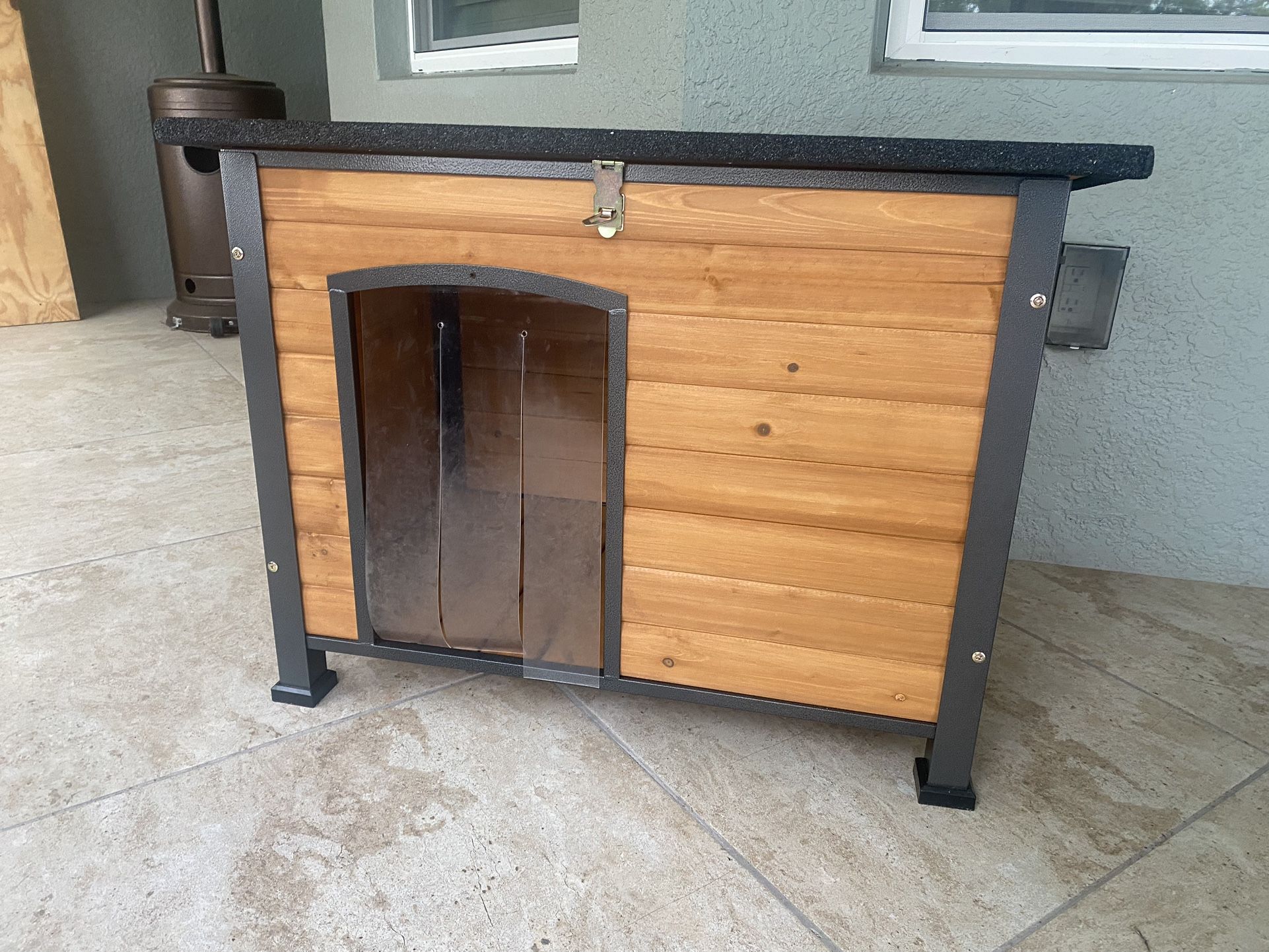 Large Insulated Wooden Dog House