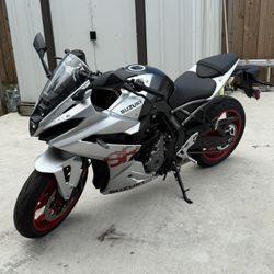 2024 Suzuki GSX-8R