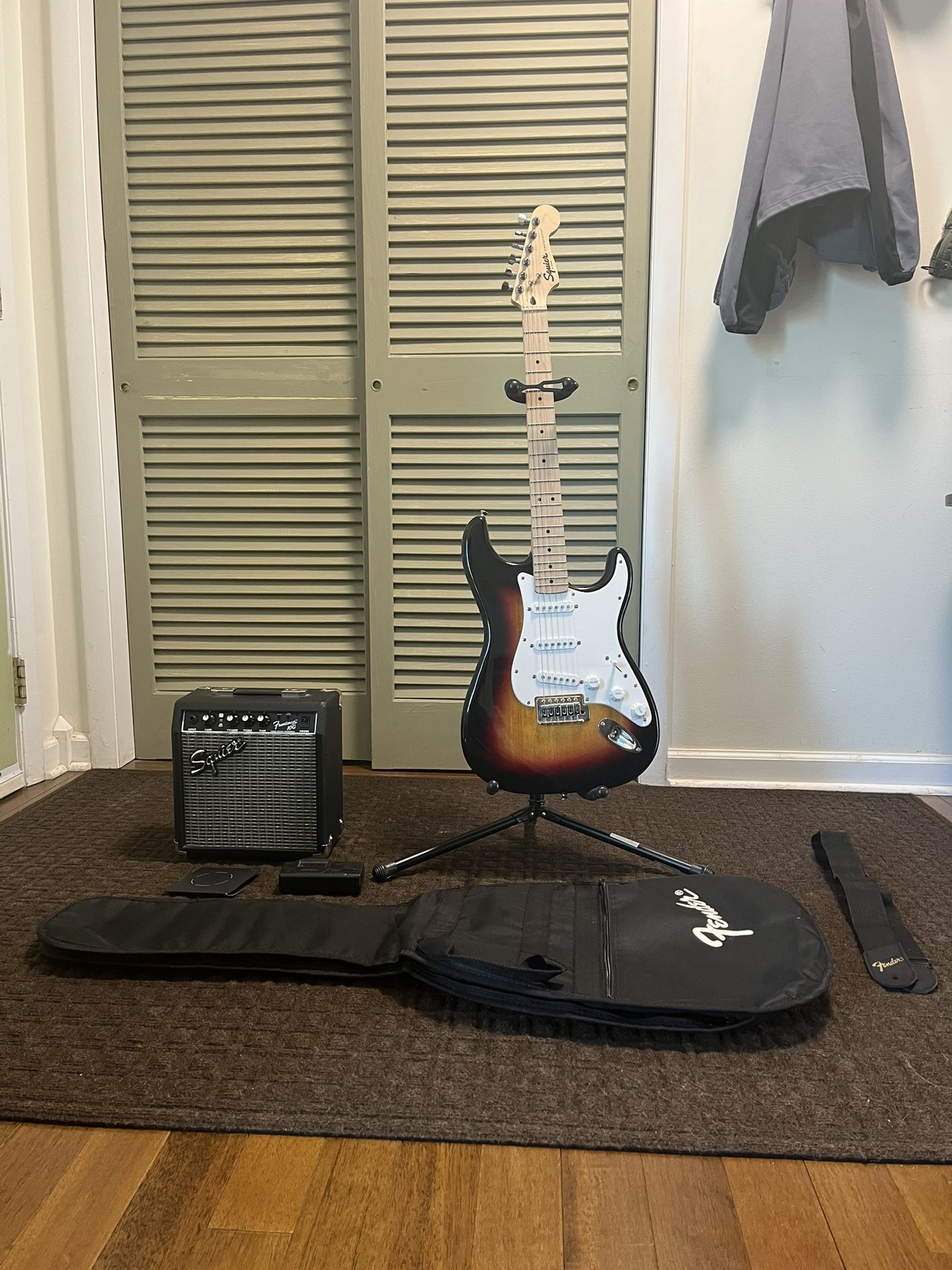 Squier Sonic Series Stratocaster Pack- 2 Color Sunburst Electric Guitar