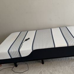 Twin XL Matress & Remote Ajustable Base 