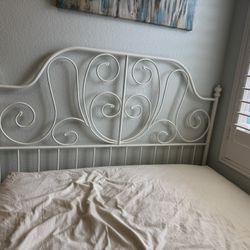 Free Full Size Mattress and Box Spring