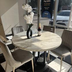 Round Dining Table set