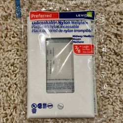 Leviton 1-Gang Decora/GFCI Device Wallplate, Midway Size, White, R62-PJ26-W