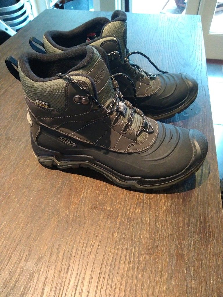 Keen Shellback Waterproof Boots Never Worn Boys shoes