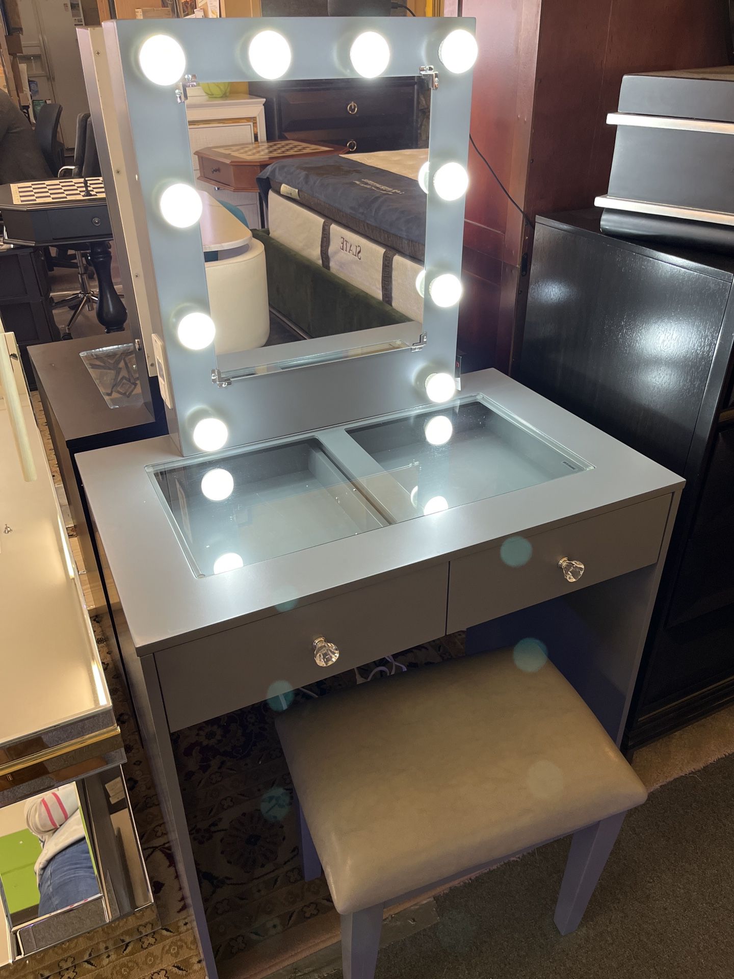 NEW OFFER!🔥Grey Makeup Vanity w/Lights and USB and Stool 🔥