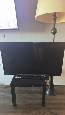 Sony Flat Screen TV with Roku