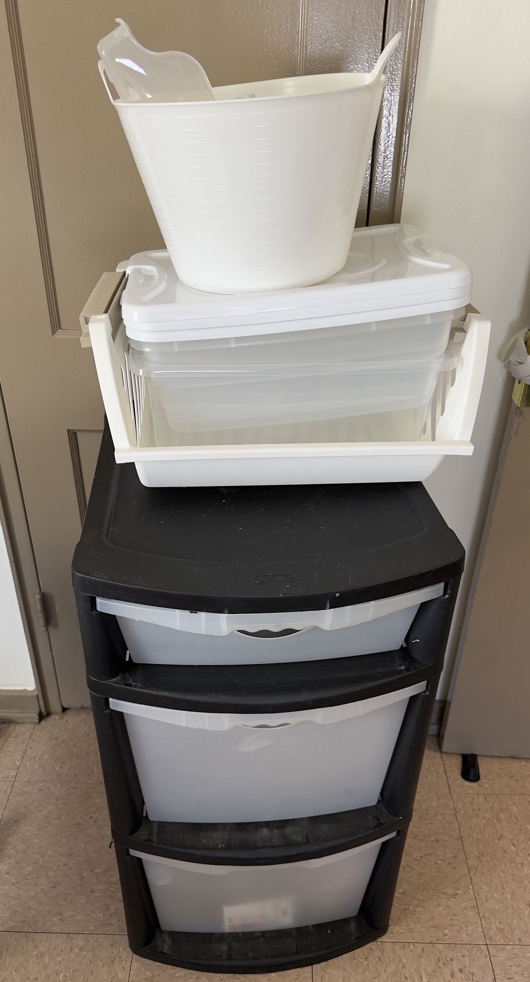 Plastic Storage Drawers and Boxes 