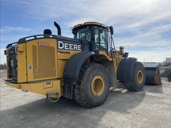 2017 John Deere 744k