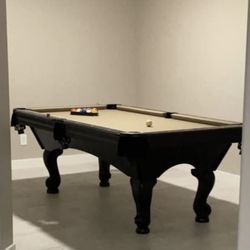 7ft Pool Table