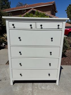 White 6 Drawer Modern Dresser Chest of Drawers Furniture Great Condition