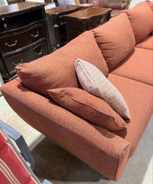 Large Curved Couch Smoke Free Peet Free . Excellent Condition