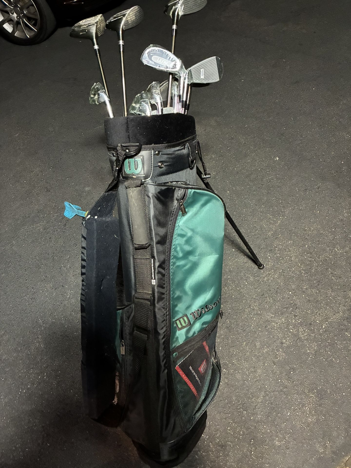 Wilson Ultra Golf Club Set + Bag – Mostly Brand New
