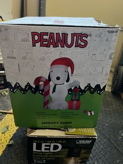 Peanuts Snoopy Christmas Airblown Inflatable 6.5 ft