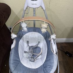 Ingenuity Simple Comfort Compact Swing with Wood Toy Bar - Chambray