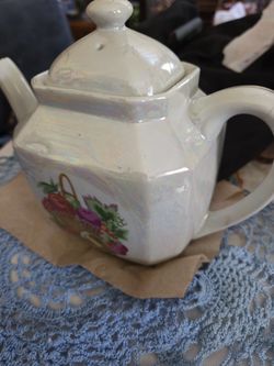 Vtg Lusterware Teapot With Fruit Basket Design 