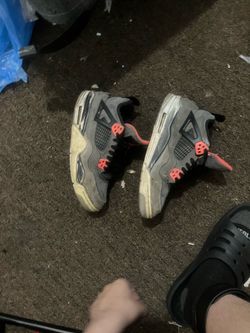 Size 7 Jordan 4
