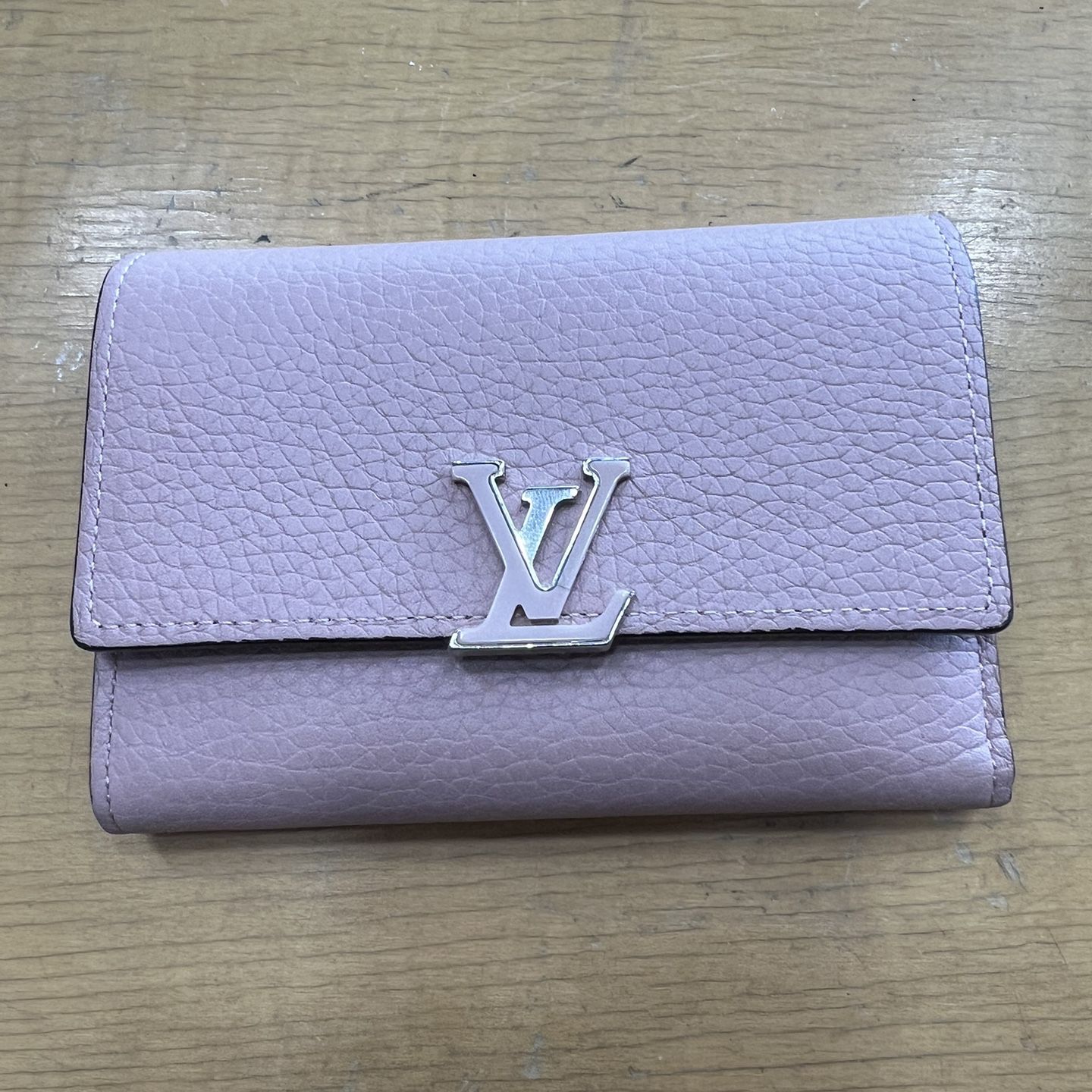 LV Capucines XS Wallet for Sale in Orlando, FL - OfferUp