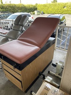 Chiropractic / Medical Exam Table with Obstetric Stirrups