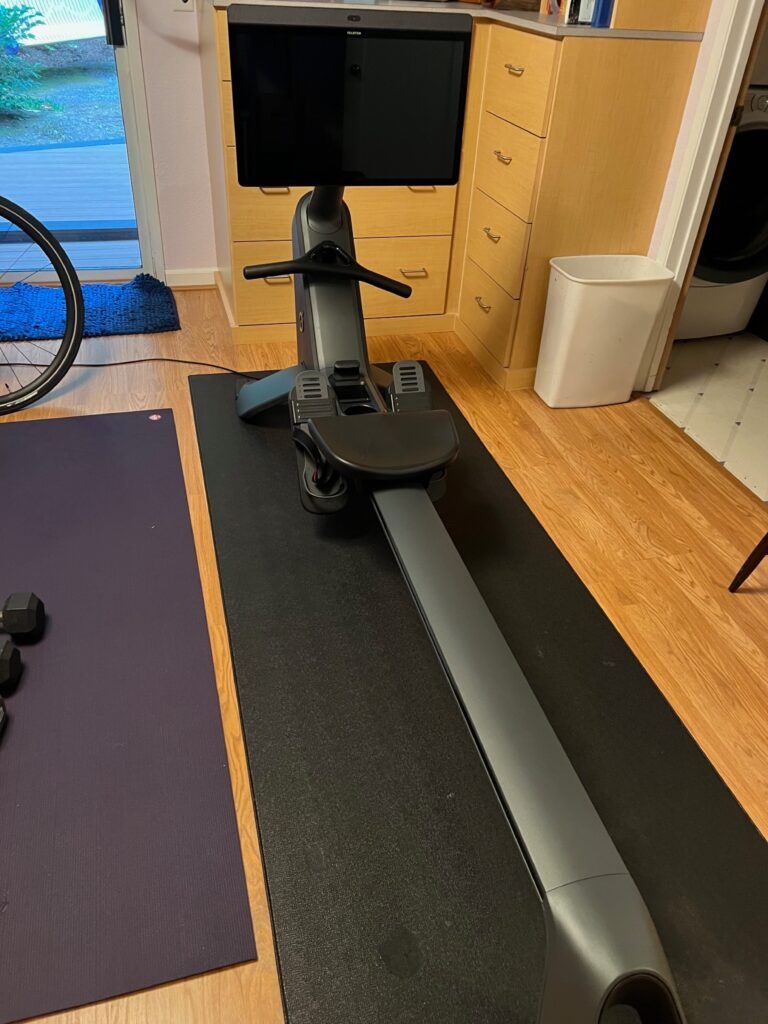Peloton Row – About 6 Rides, 2023, Like New – Brier, WA