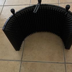 Microphone Isolation Shield 