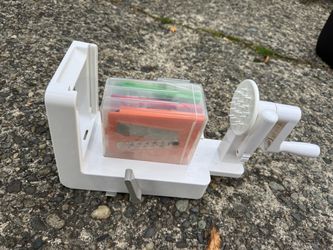 Veggie spiral machine