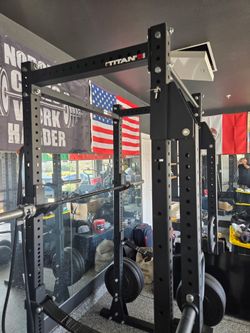 Titan fitness squat rack